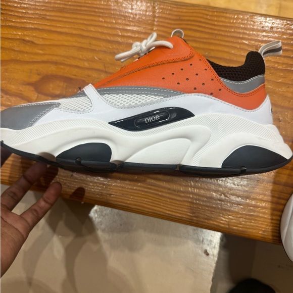 christian dior b22 size 10 wore 3 times in really good condition - Picture 3 of 8